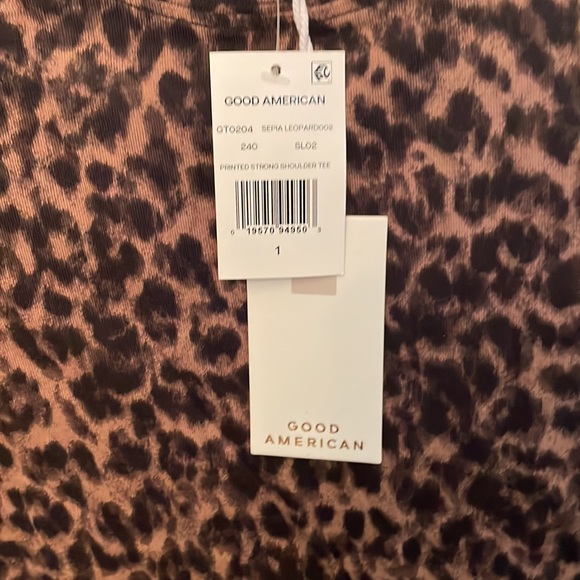 Good American Strong Shoulder Tee NWT size 1 - Picture 3 of 3